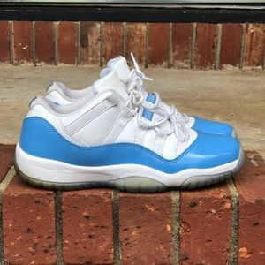 Air Jordan Retro 11 Low University Blue GS Size 7Y / 8.5 Wmns